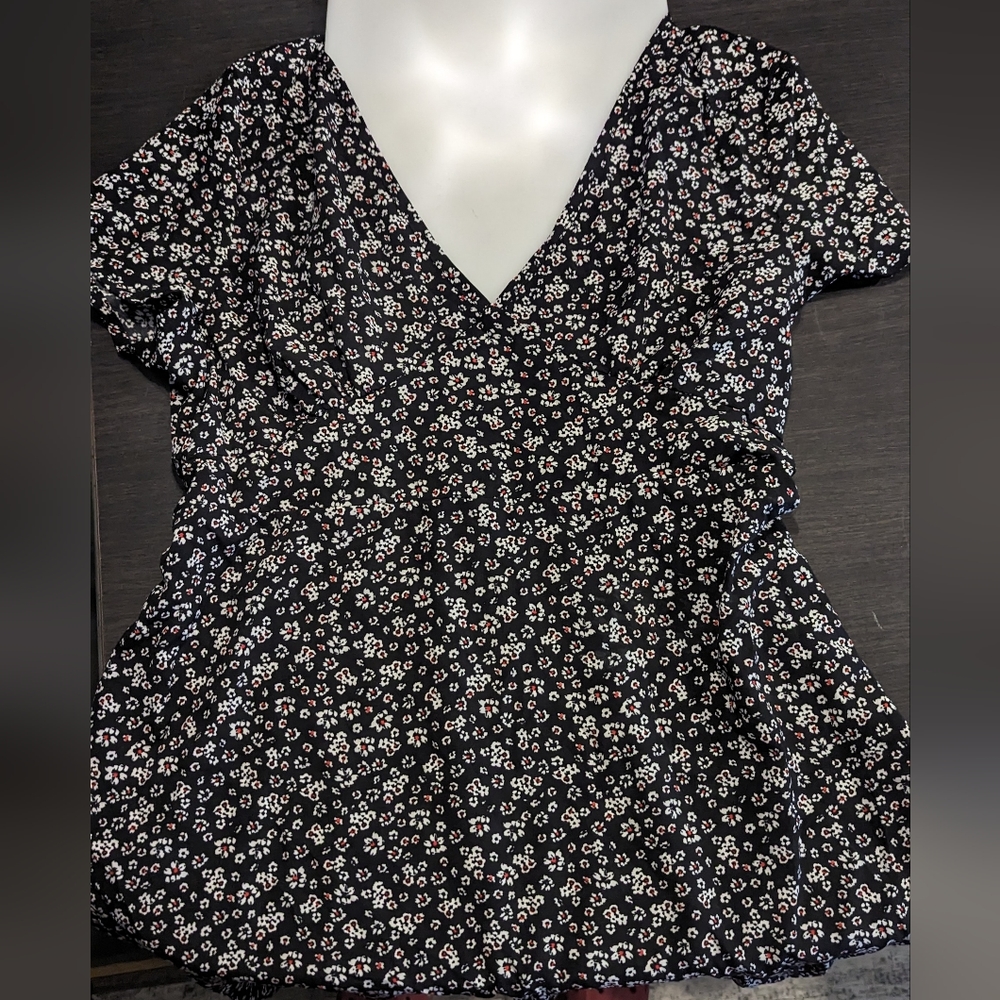 Short black floral dress size 14